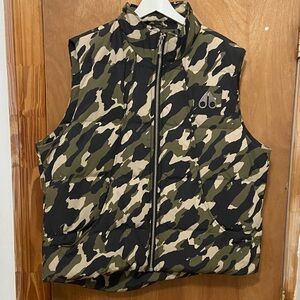 Moose Knuckles Camouflage Puffer Vest